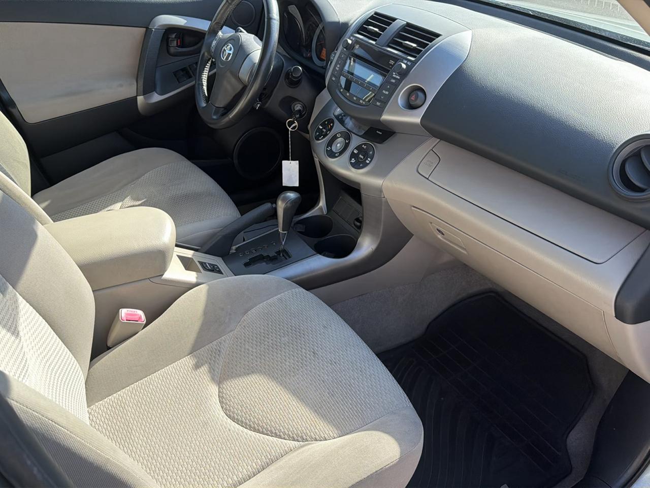 Toyota RAV4 4dr Limited 4-cyl 4WD (Natl) 2006