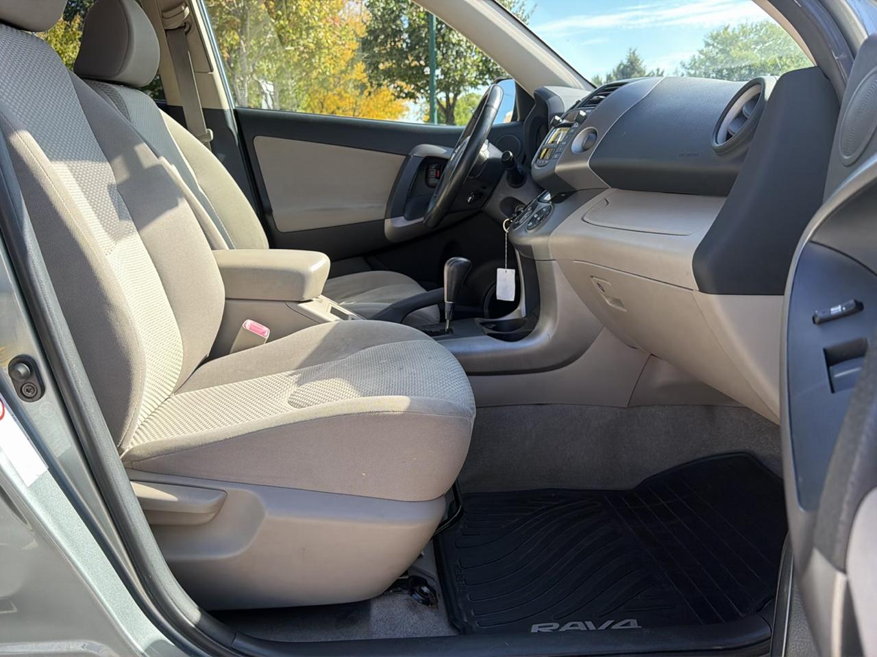 Toyota RAV4 4dr Limited 4-cyl 4WD (Natl) 2006