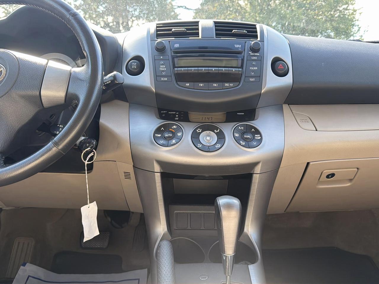 Toyota RAV4 4dr Limited 4-cyl 4WD (Natl) 2006