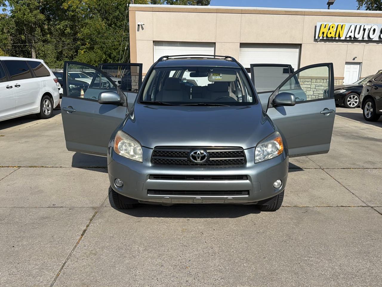 Toyota RAV4 4dr Limited 4-cyl 4WD (Natl) 2006