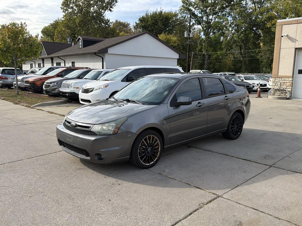 Ford Focus 4dr Sdn SES 2010