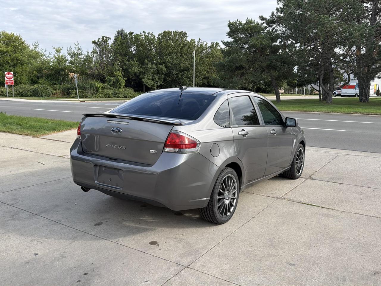 Ford Focus 4dr Sdn SES 2010