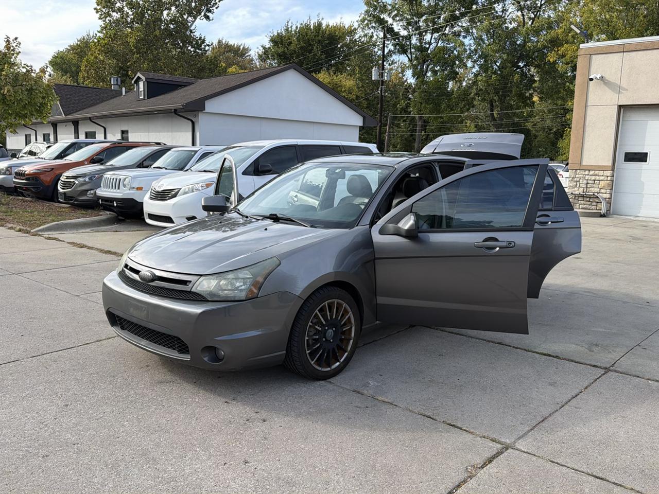 Ford Focus 4dr Sdn SES 2010