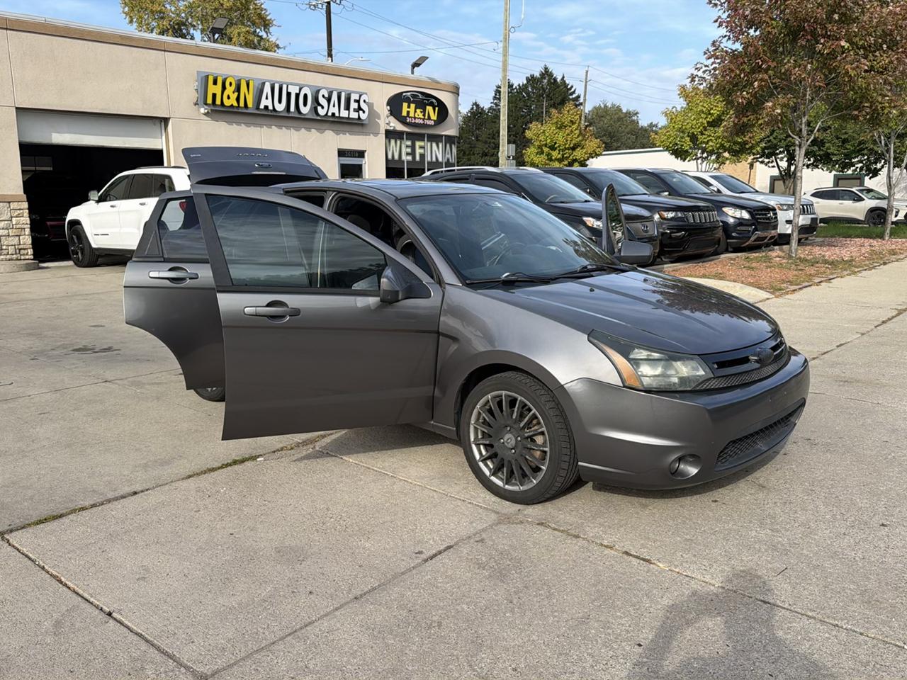 Ford Focus 4dr Sdn SES 2010