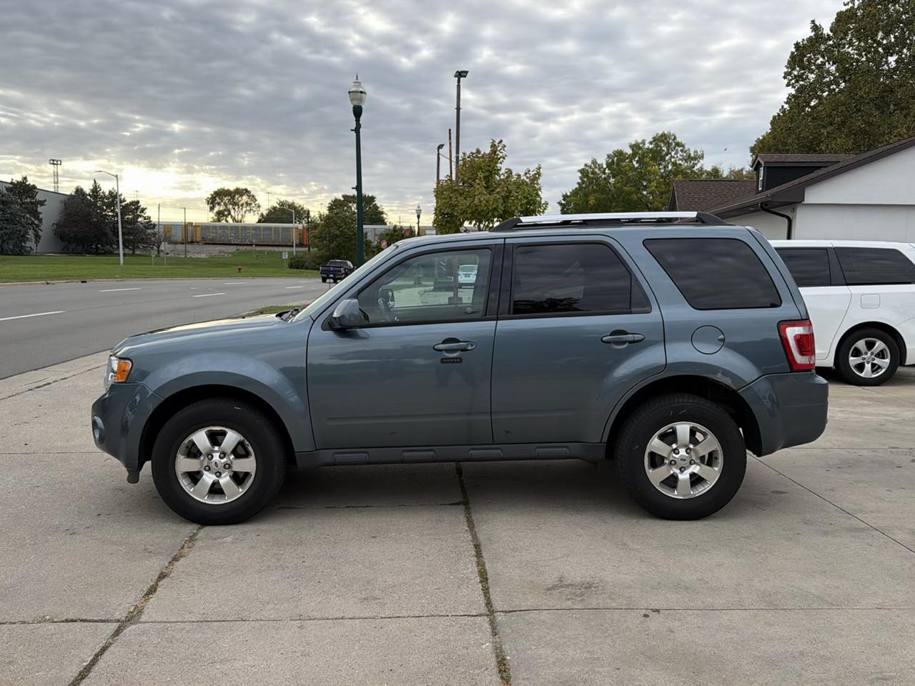 Ford Escape FWD 4dr Limited 2012