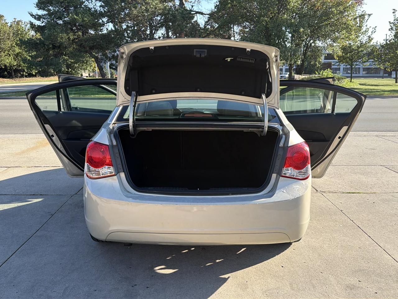 Chevrolet Cruze 4dr Sdn LT w/2LT 2012