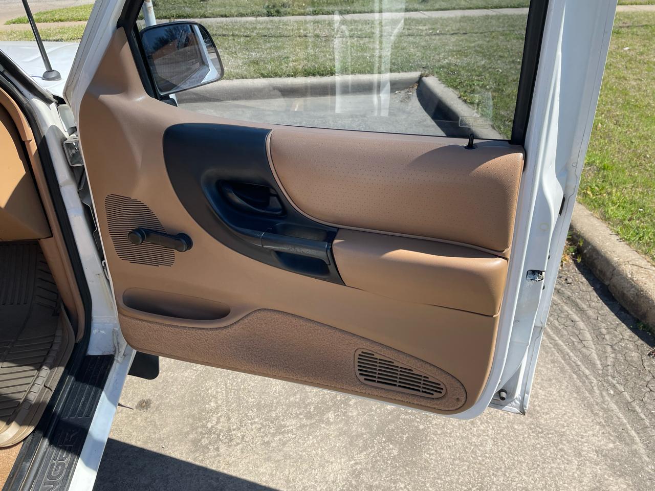 Ford Ranger XL Reg. Cab Short Bed 2WD 1996