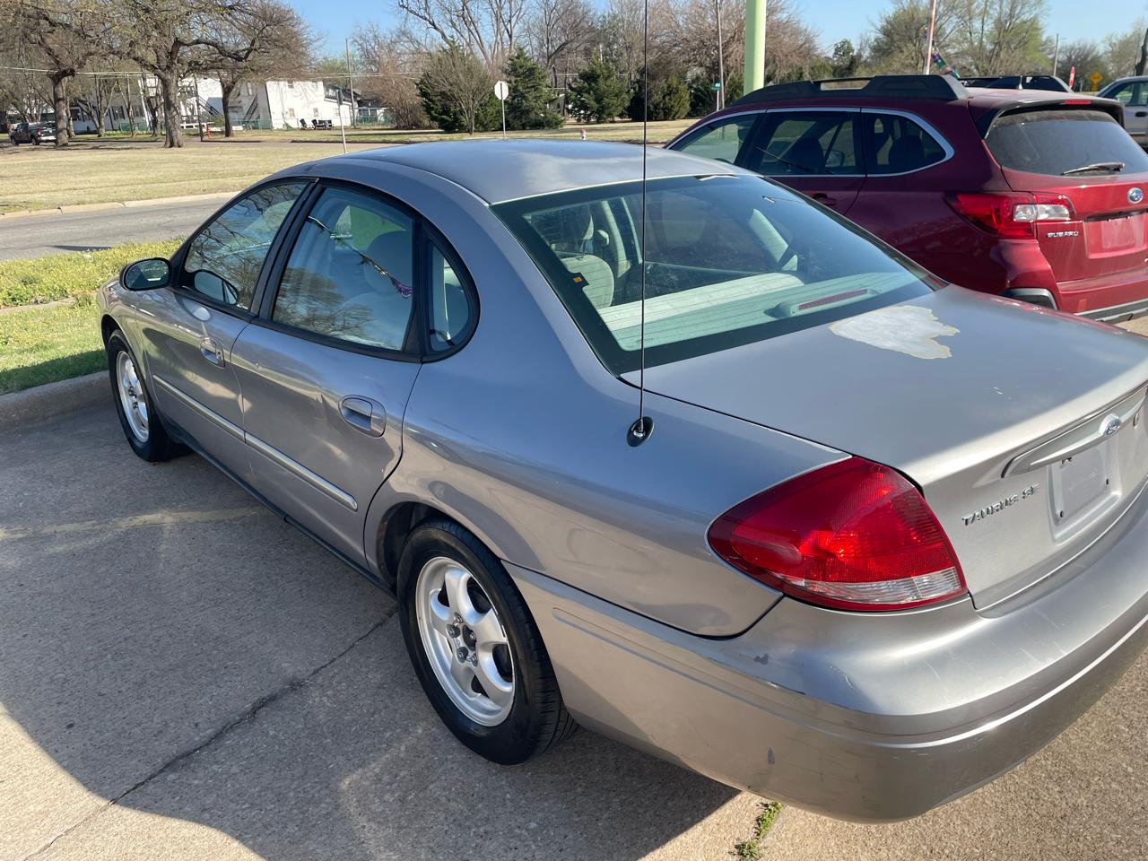 Ford Taurus SE 2007