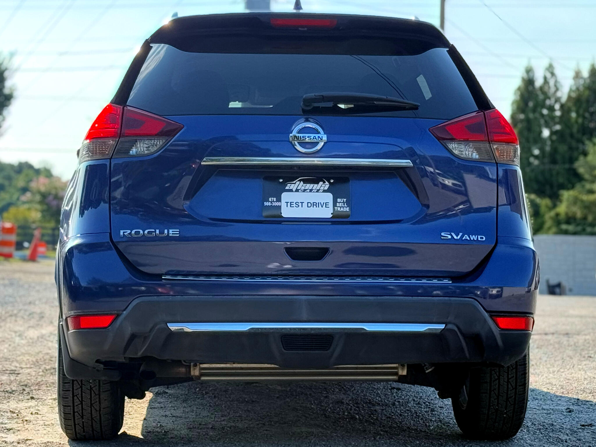 2017 Nissan Rogue SV photo 2
