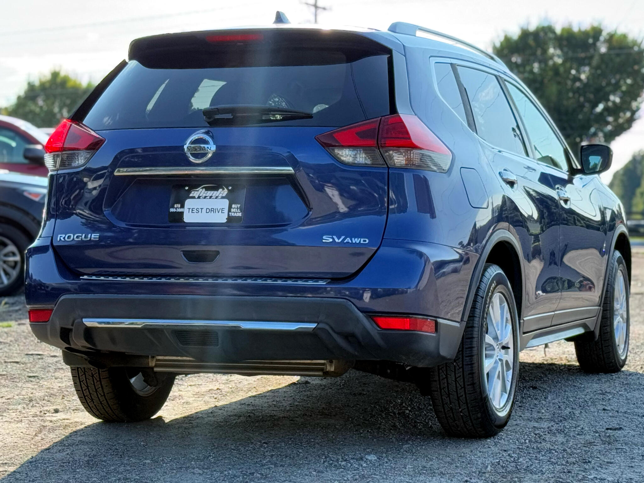 2017 Nissan Rogue SV photo 3