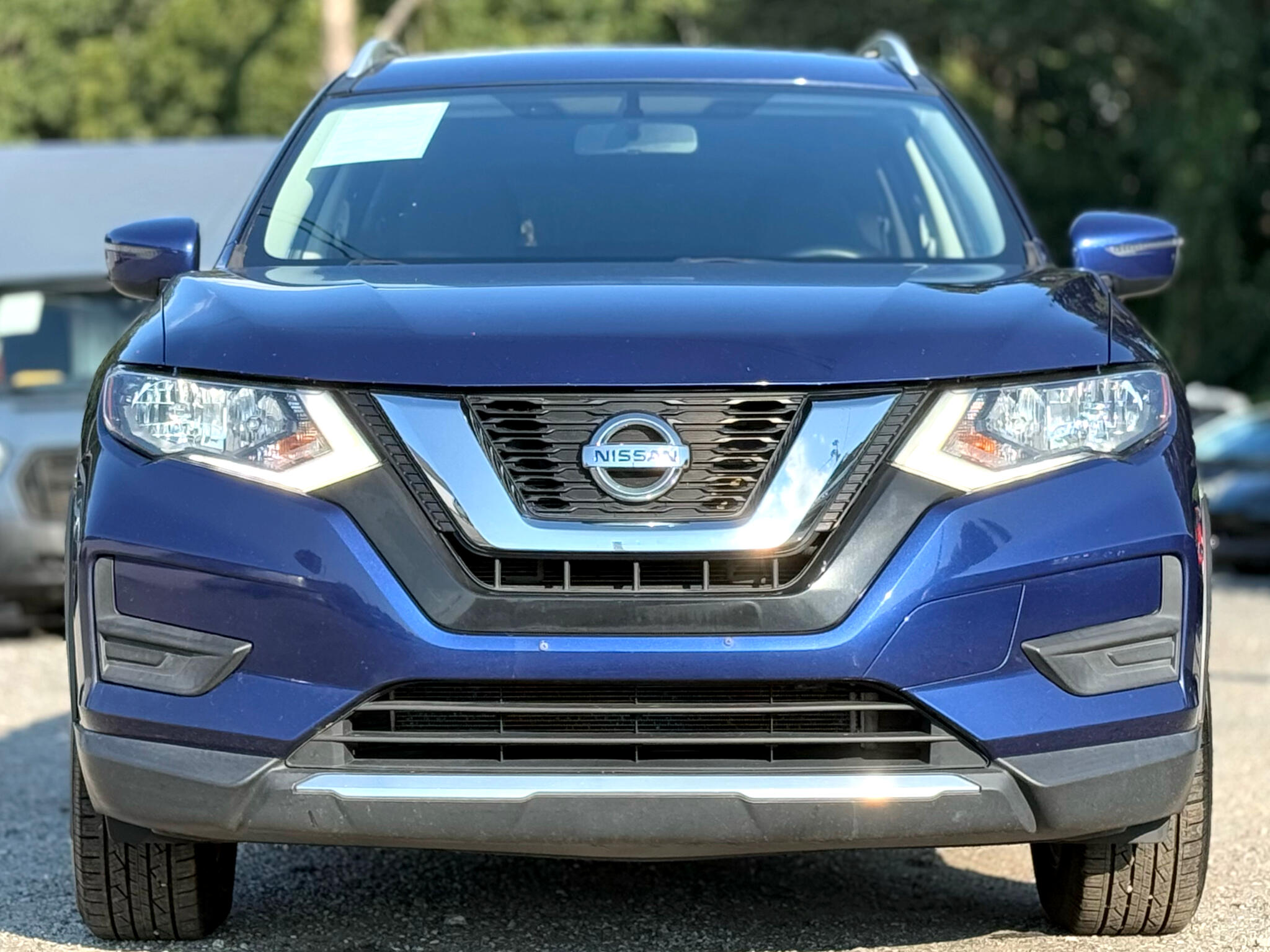 2017 Nissan Rogue SV photo 6