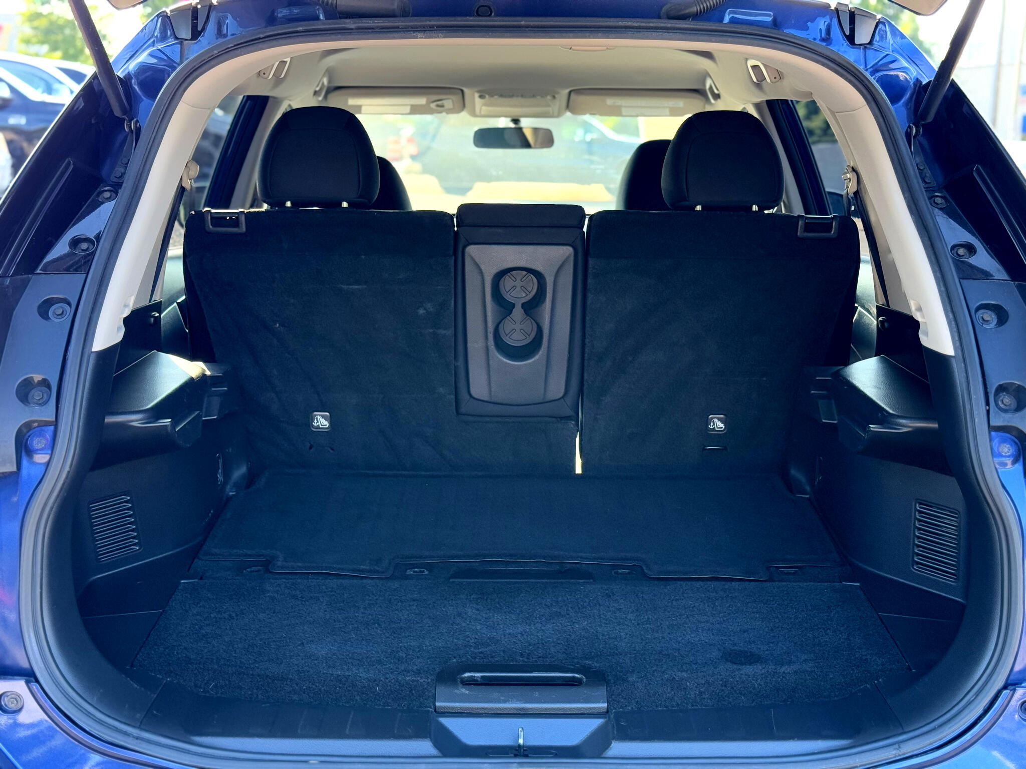 2017 Nissan Rogue SV photo 10