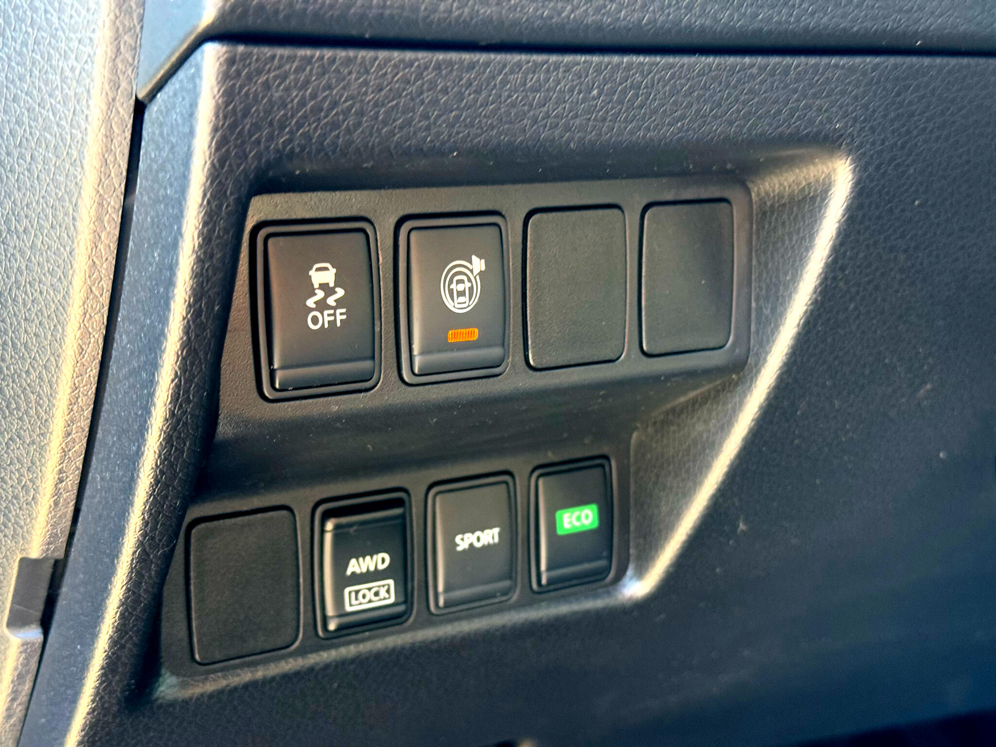 2017 Nissan Rogue SV photo 18