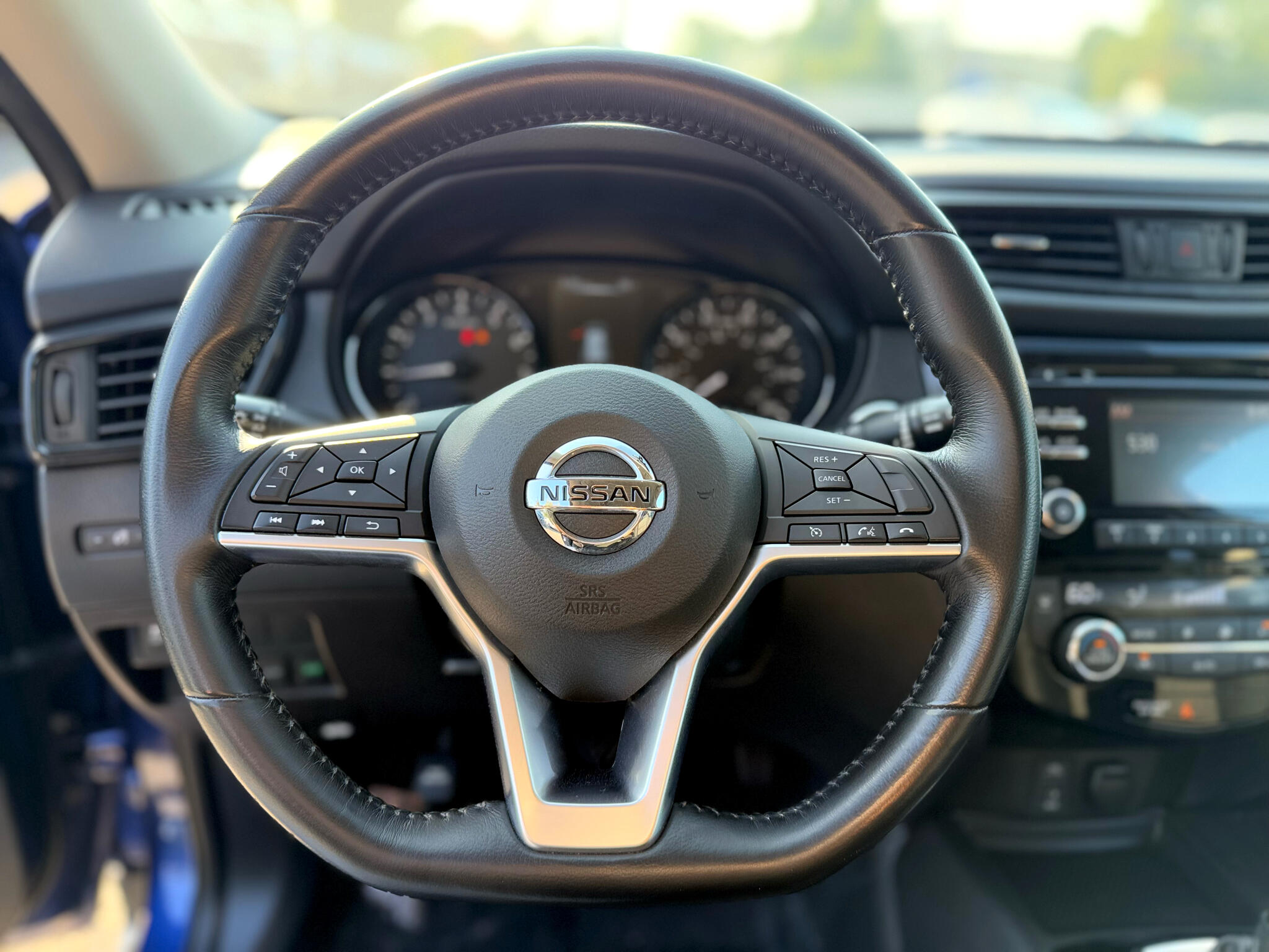 2017 Nissan Rogue SV photo 19