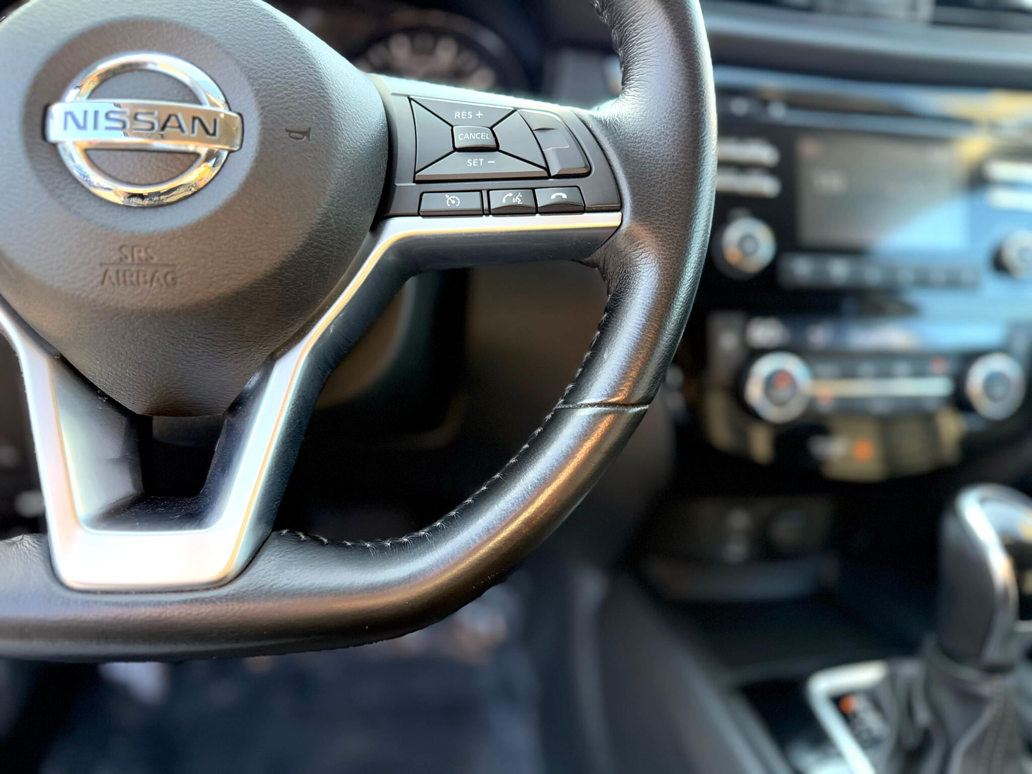 2017 Nissan Rogue SV photo 21
