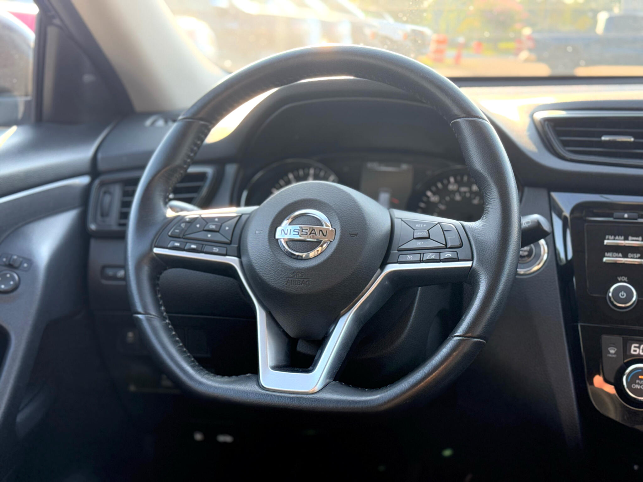2017 Nissan Rogue SV photo 39