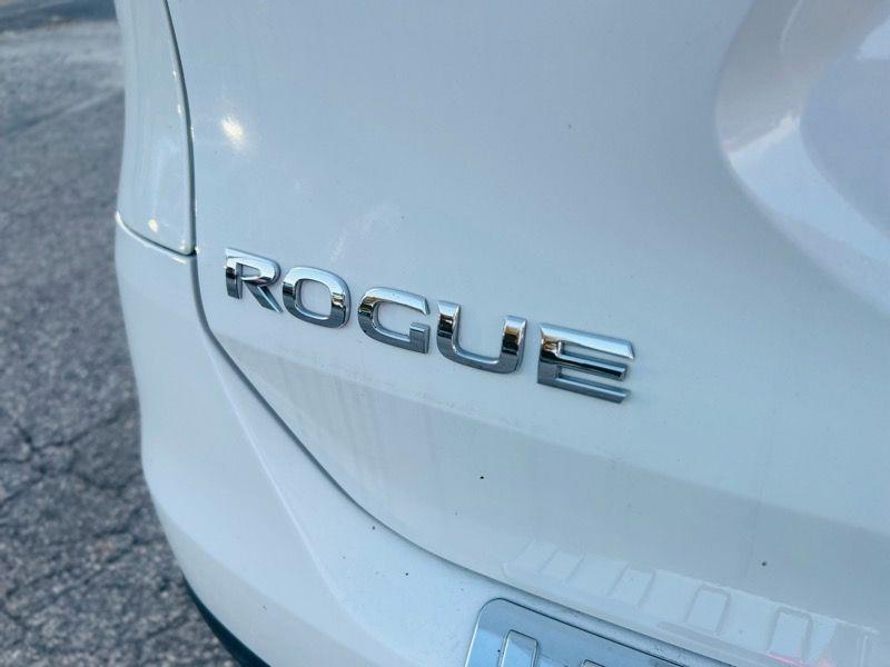 Nissan Rogue FWD 4dr SV 2016