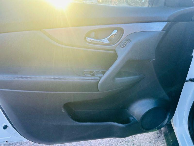 Nissan Rogue FWD 4dr SV 2016