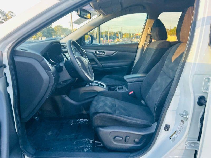 Nissan Rogue FWD 4dr SV 2016