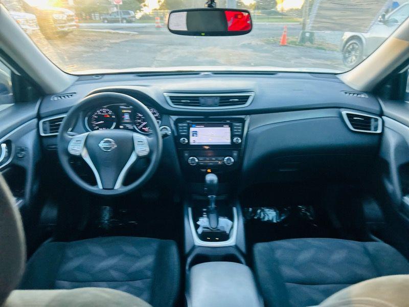 Nissan Rogue FWD 4dr SV 2016