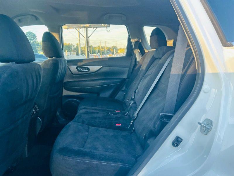 Nissan Rogue FWD 4dr SV 2016