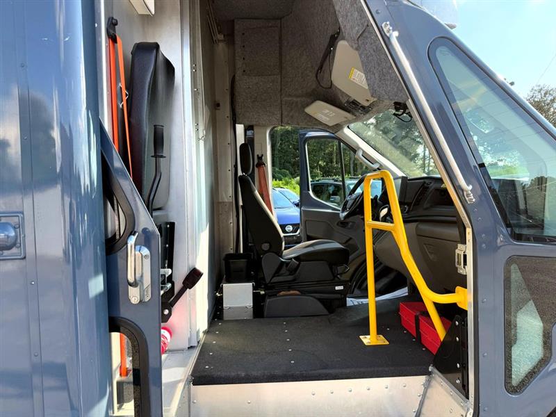 Ford Transit Cutaway T-350 RWD DRW 138" WB 9950 GVWR 2022