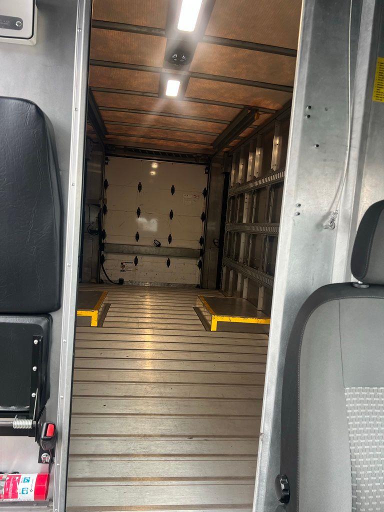 Ford Transit Cutaway T-350 RWD DRW 138" WB 9950 GVWR 2022