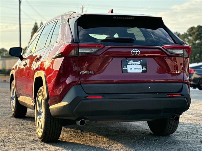 Toyota RAV4 LE 4D SUV FWD 2021