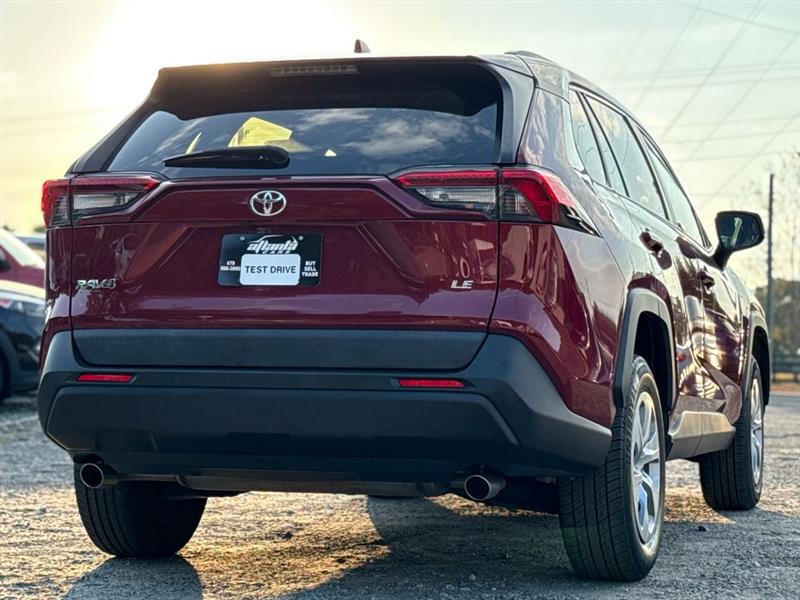 Toyota RAV4 LE 4D SUV FWD 2021