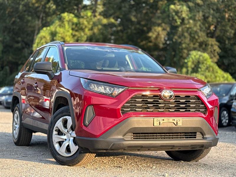 Toyota RAV4 LE 4D SUV FWD 2021