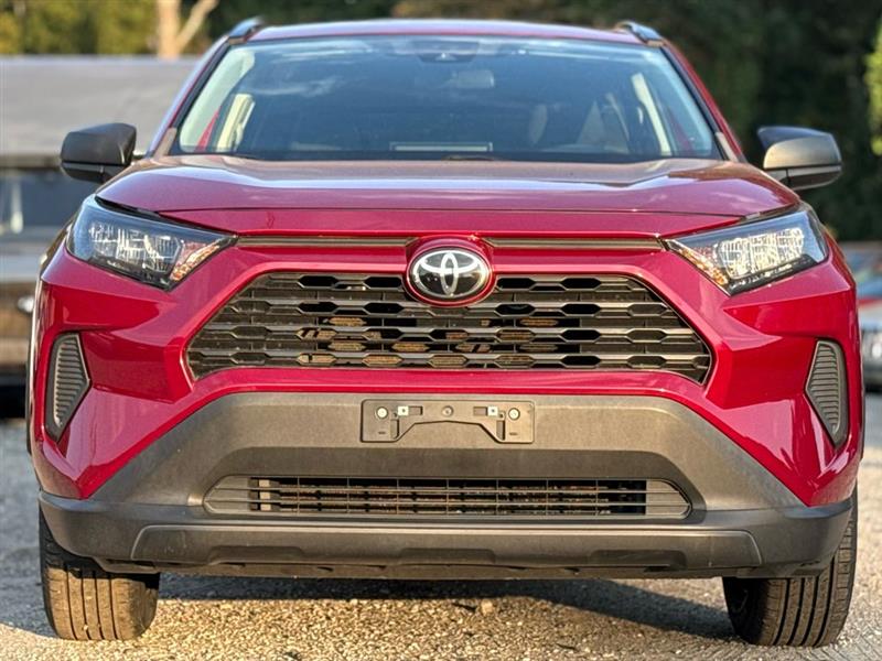 Toyota RAV4 LE 4D SUV FWD 2021