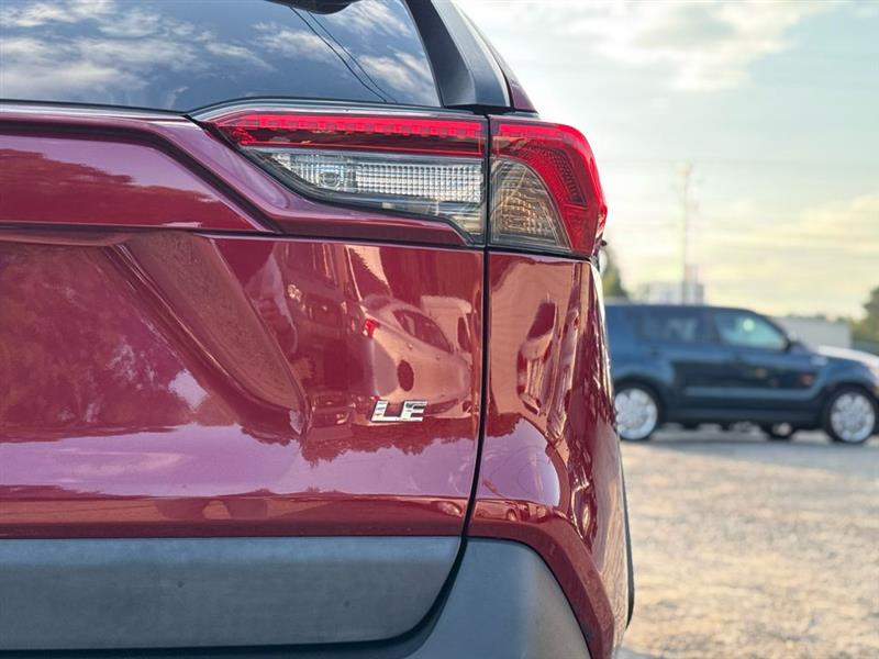 Toyota RAV4 LE 4D SUV FWD 2021