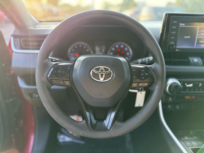 Toyota RAV4 LE 4D SUV FWD 2021
