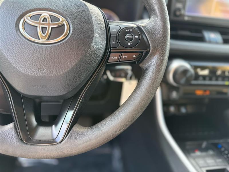 Toyota RAV4 LE 4D SUV FWD 2021