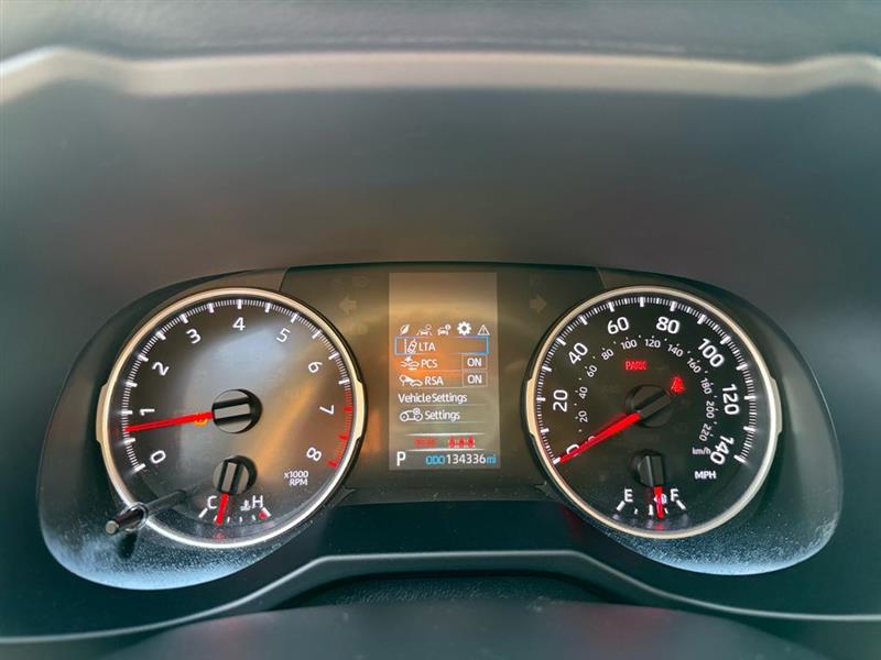 Toyota RAV4 LE 4D SUV FWD 2021