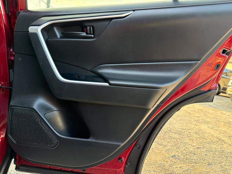 Toyota RAV4 LE 4D SUV FWD 2021