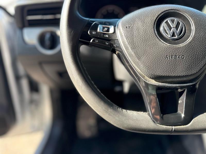 Volkswagen Passat 2.0T SE Auto 2021