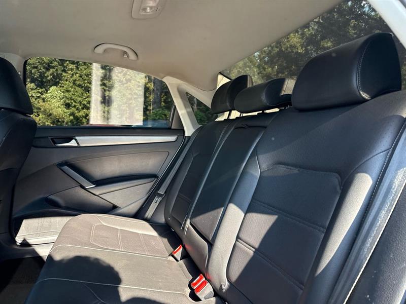 Volkswagen Passat 2.0T SE Auto 2021