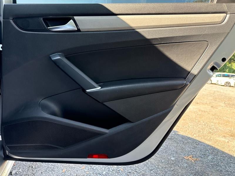 Volkswagen Passat 2.0T SE Auto 2021