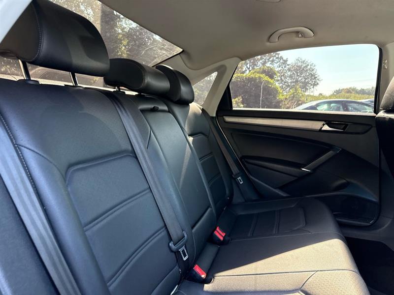 Volkswagen Passat 2.0T SE Auto 2021