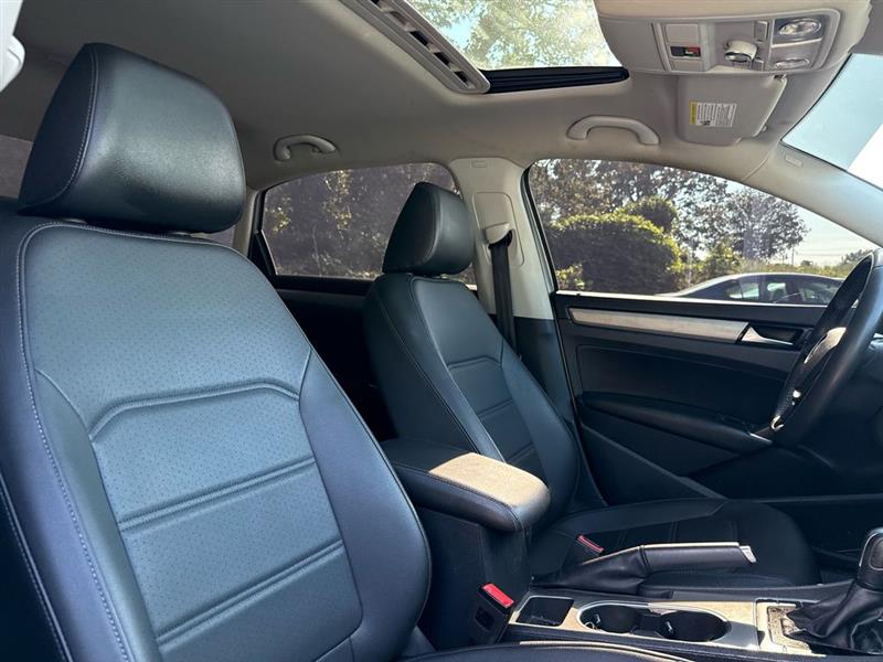 Volkswagen Passat 2.0T SE Auto 2021