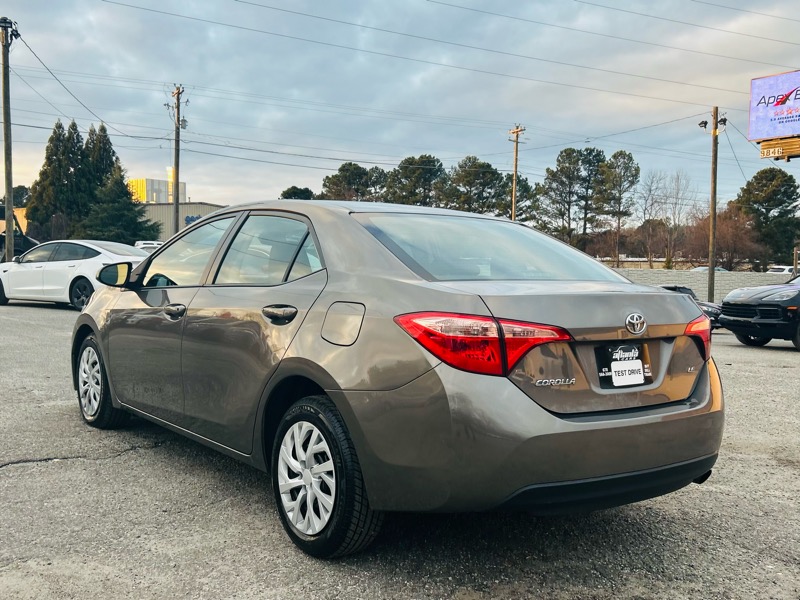 Toyota Corolla 4dr Sdn Auto LE (Natl) 2018