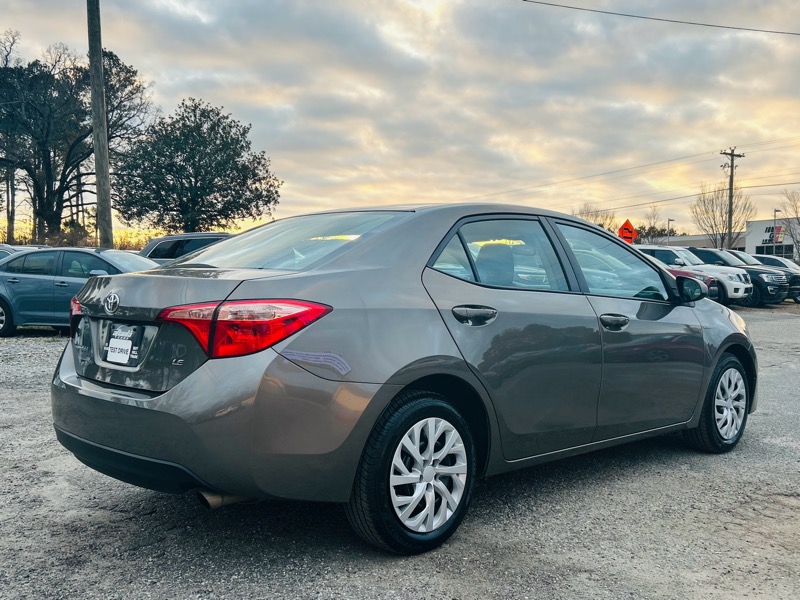Toyota Corolla 4dr Sdn Auto LE (Natl) 2018