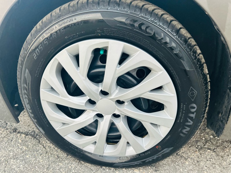 Toyota Corolla 4dr Sdn Auto LE (Natl) 2018