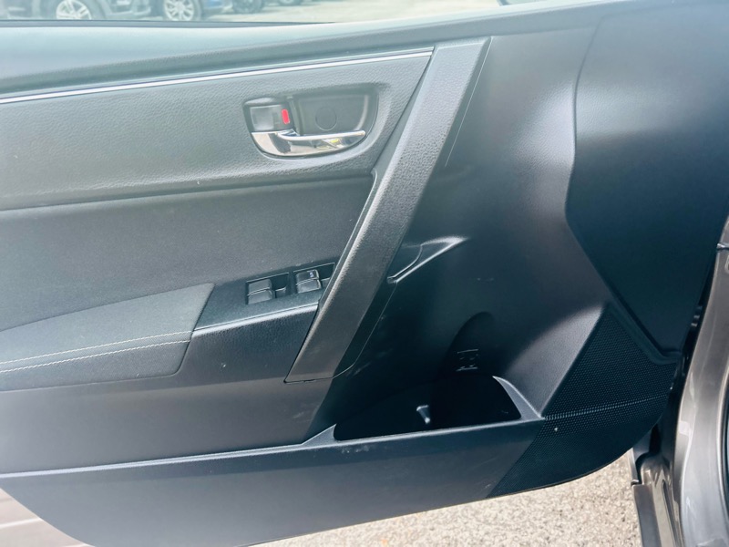 Toyota Corolla 4dr Sdn Auto LE (Natl) 2018