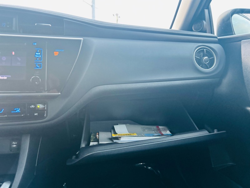 Toyota Corolla 4dr Sdn Auto LE (Natl) 2018