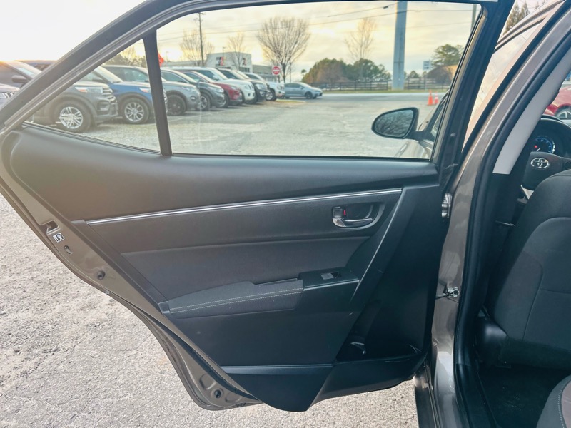 Toyota Corolla 4dr Sdn Auto LE (Natl) 2018