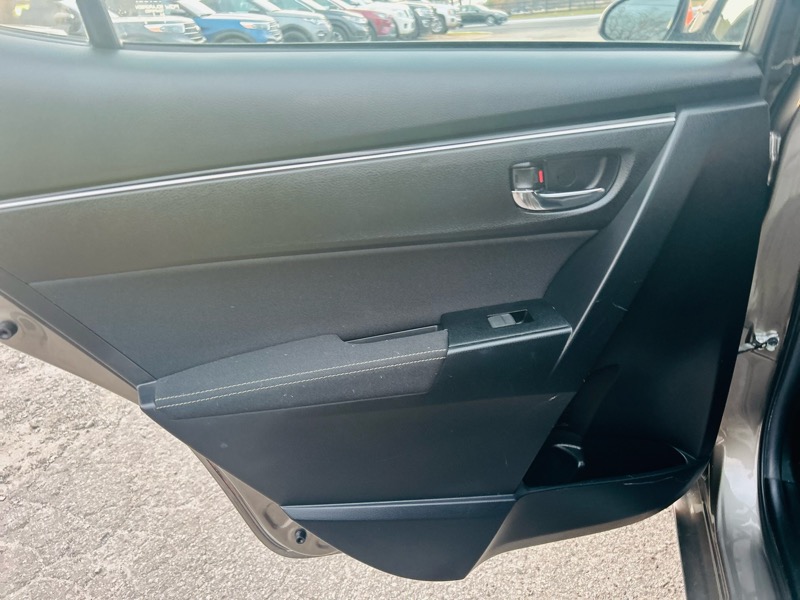 Toyota Corolla 4dr Sdn Auto LE (Natl) 2018