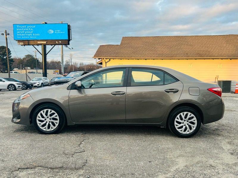 Toyota Corolla 4dr Sdn Auto LE (Natl) 2018