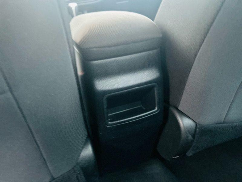 Toyota Corolla 4dr Sdn Auto LE (Natl) 2018